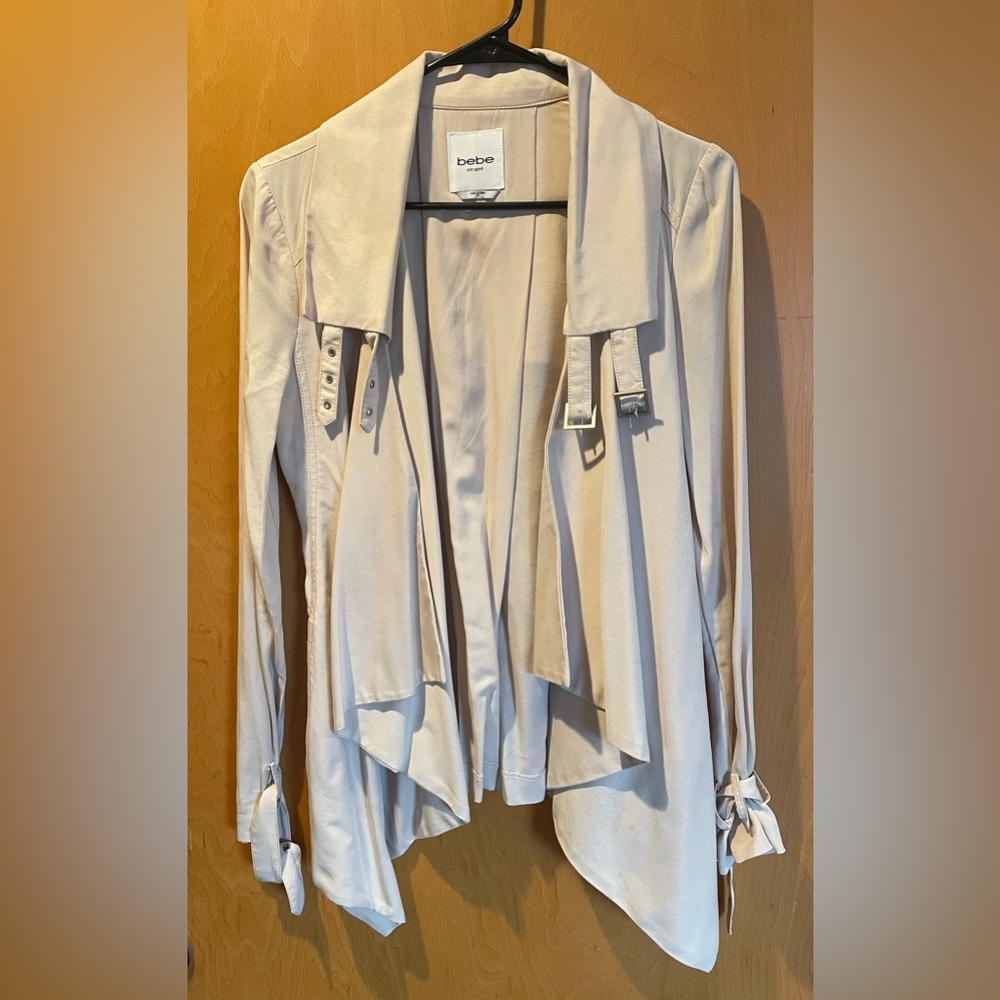 Authentic Bebe flowy beige jacket/coat